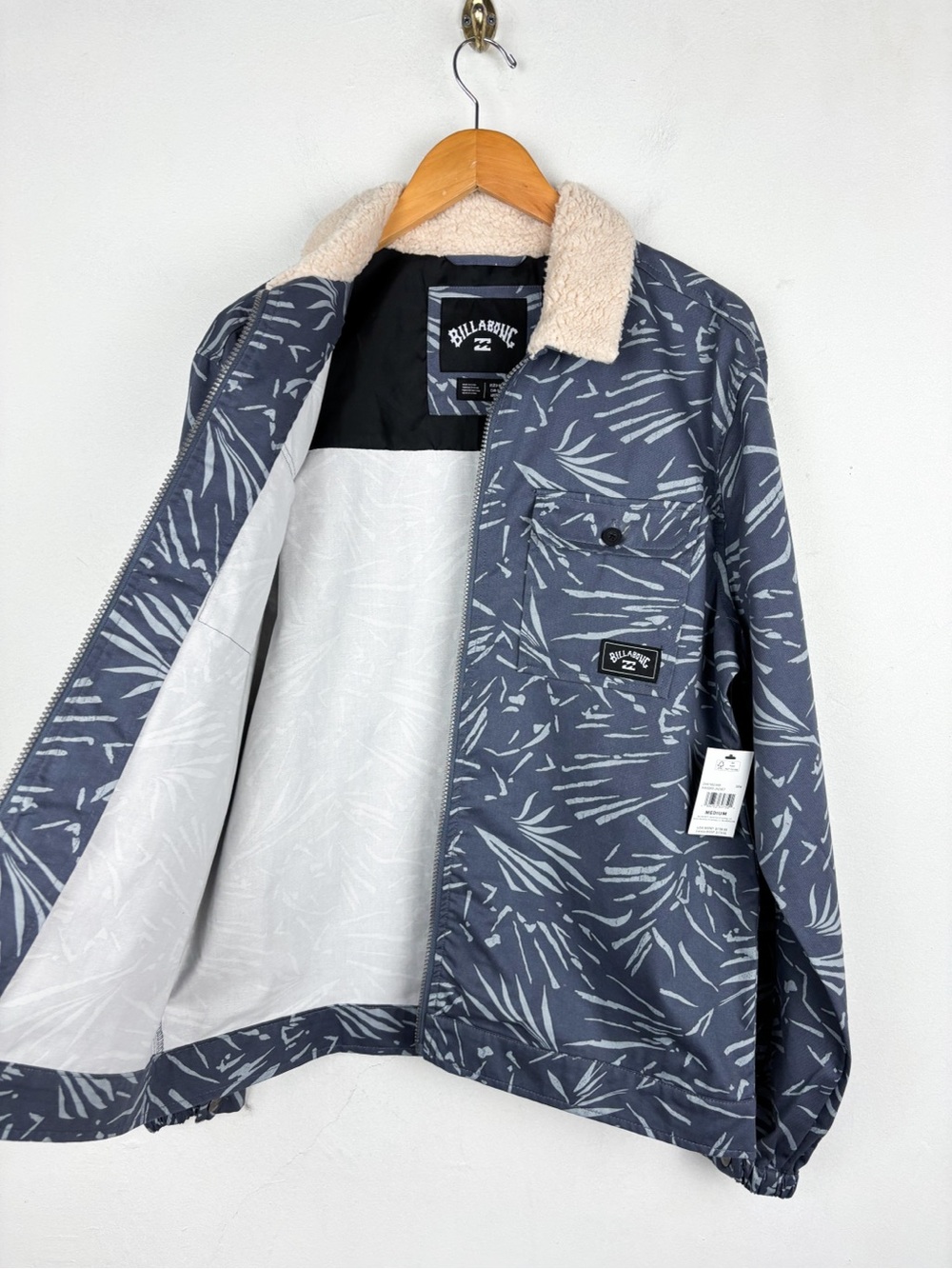 NWT BillaBong Xander Blue Palm Print Lightweight Jacket Sz M - Picture 3 of 11